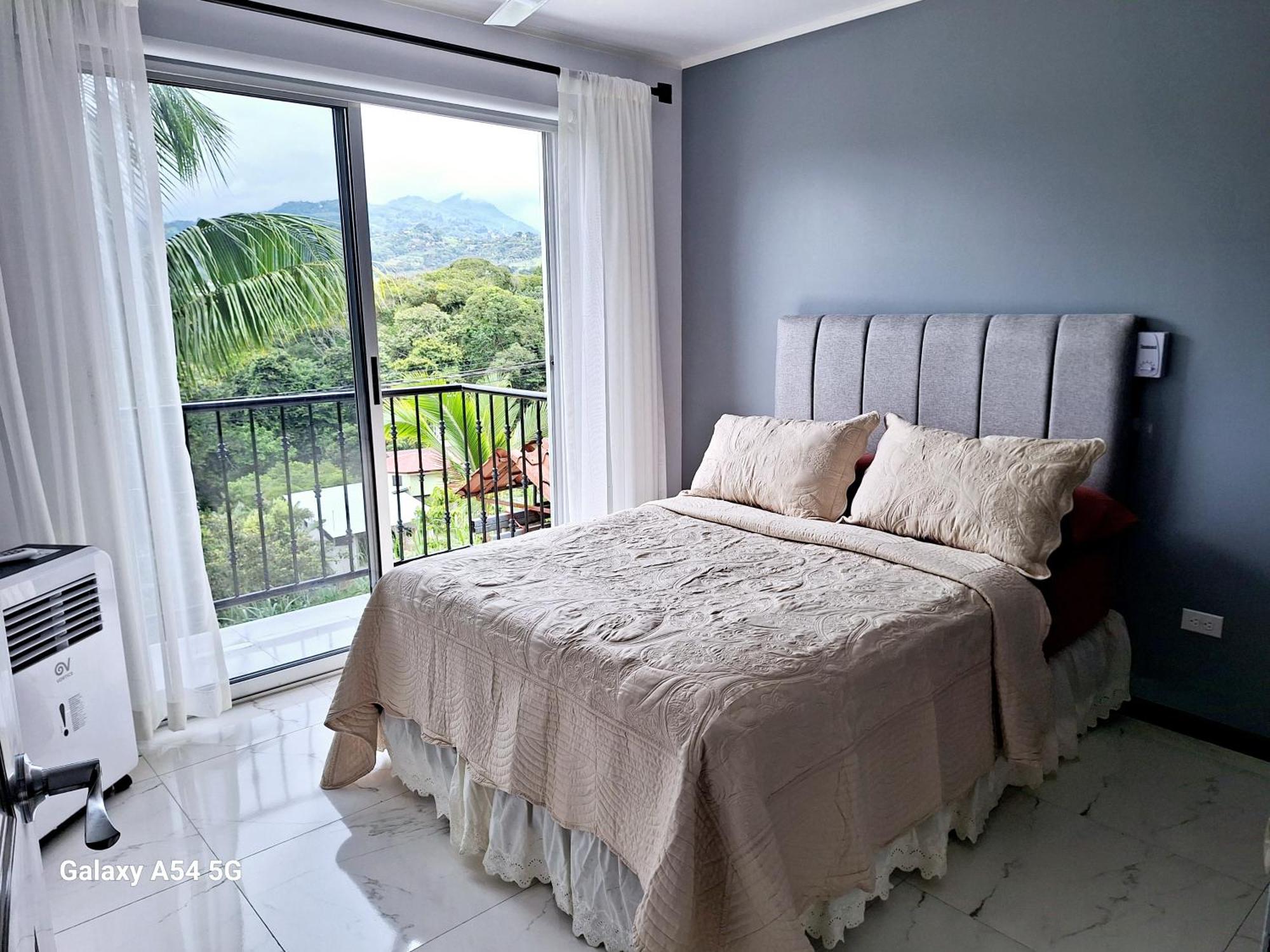 Vistas Del Sol-Casa Victoria Hostel San Isidro De El General Ngoại thất bức ảnh